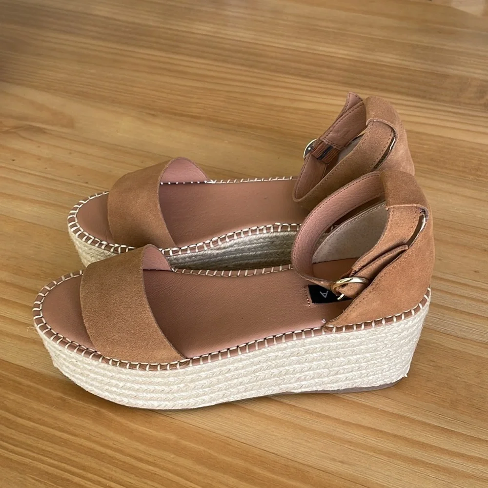 NEW IN BOX! Aqua Ria‎ Suede Espadrille Platform Wedge Sandals in Chestnut